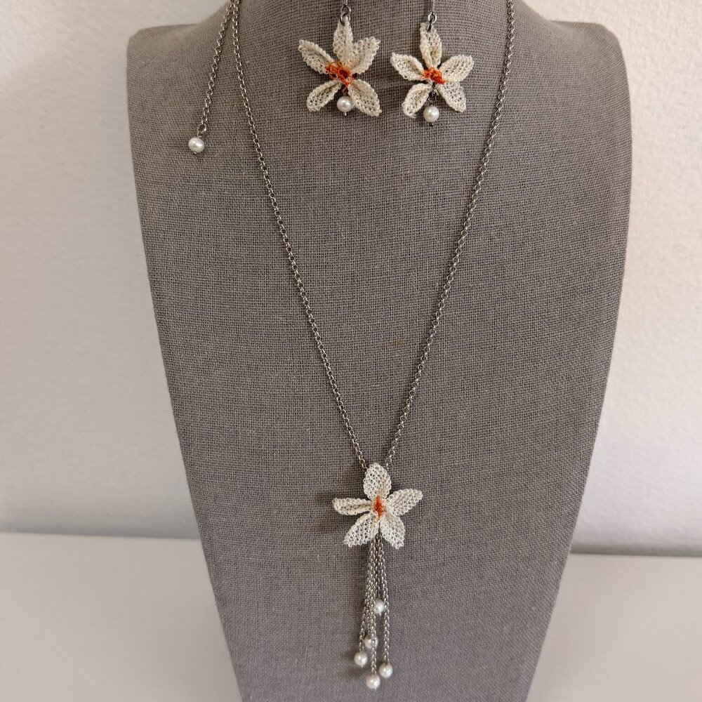 Traditional Turkish Collectable Oya Enya Necklace & Earrings White Flower Pearls